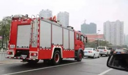 郑州消防车爆料视频最新,火场救援现场直击！