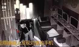 男子爆料手机视频播放,引发网友热议